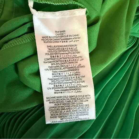 BCBGMAXAZRIA Pleated Blouson Mini Dress Green Women’s Sz 10 NWT - Picture 8 of 9